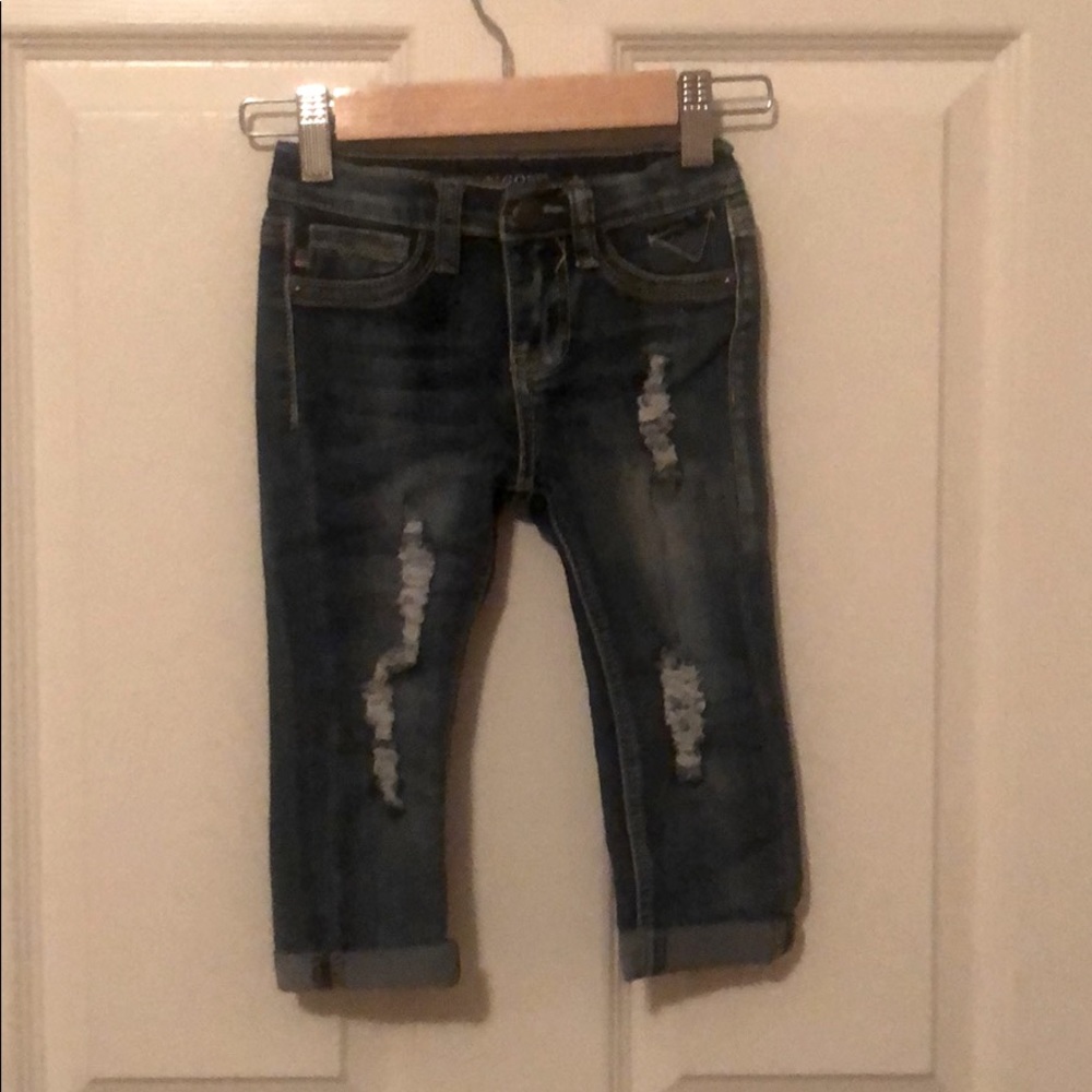 Adorable distressed jeans